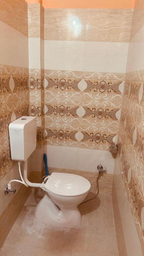 Tandon Lodge On The Ganga Ghat Homestay 바라나시 외부 사진