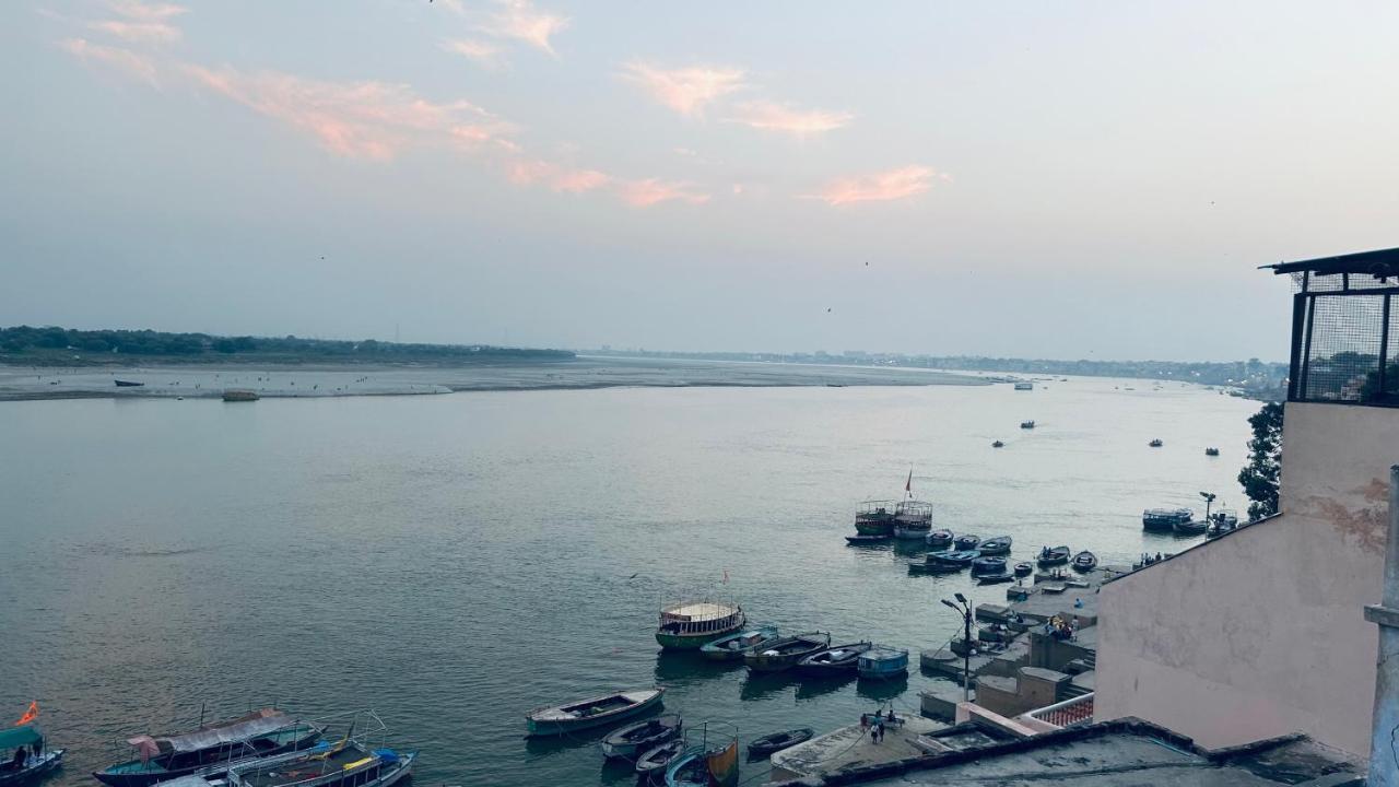 Tandon Lodge On The Ganga Ghat Homestay 바라나시 외부 사진