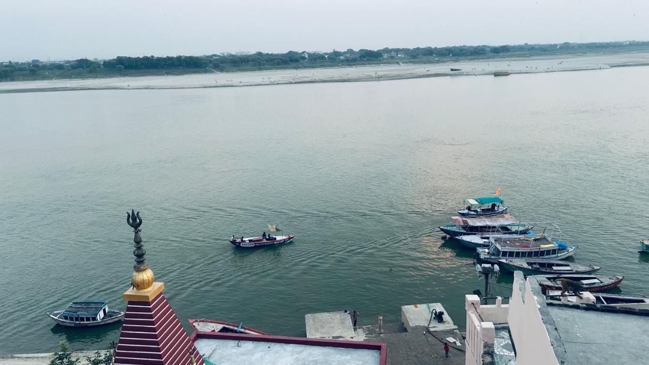 Tandon Lodge On The Ganga Ghat Homestay 바라나시 외부 사진