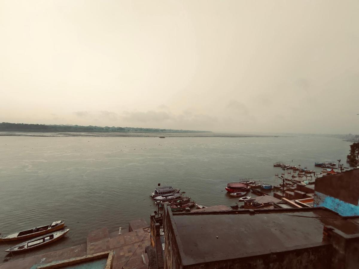 Tandon Lodge On The Ganga Ghat Homestay 바라나시 외부 사진