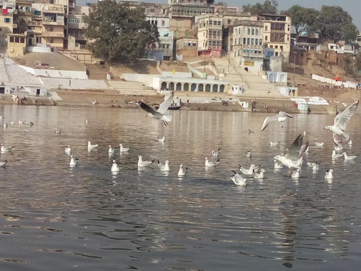 Tandon Lodge On The Ganga Ghat Homestay 바라나시 외부 사진