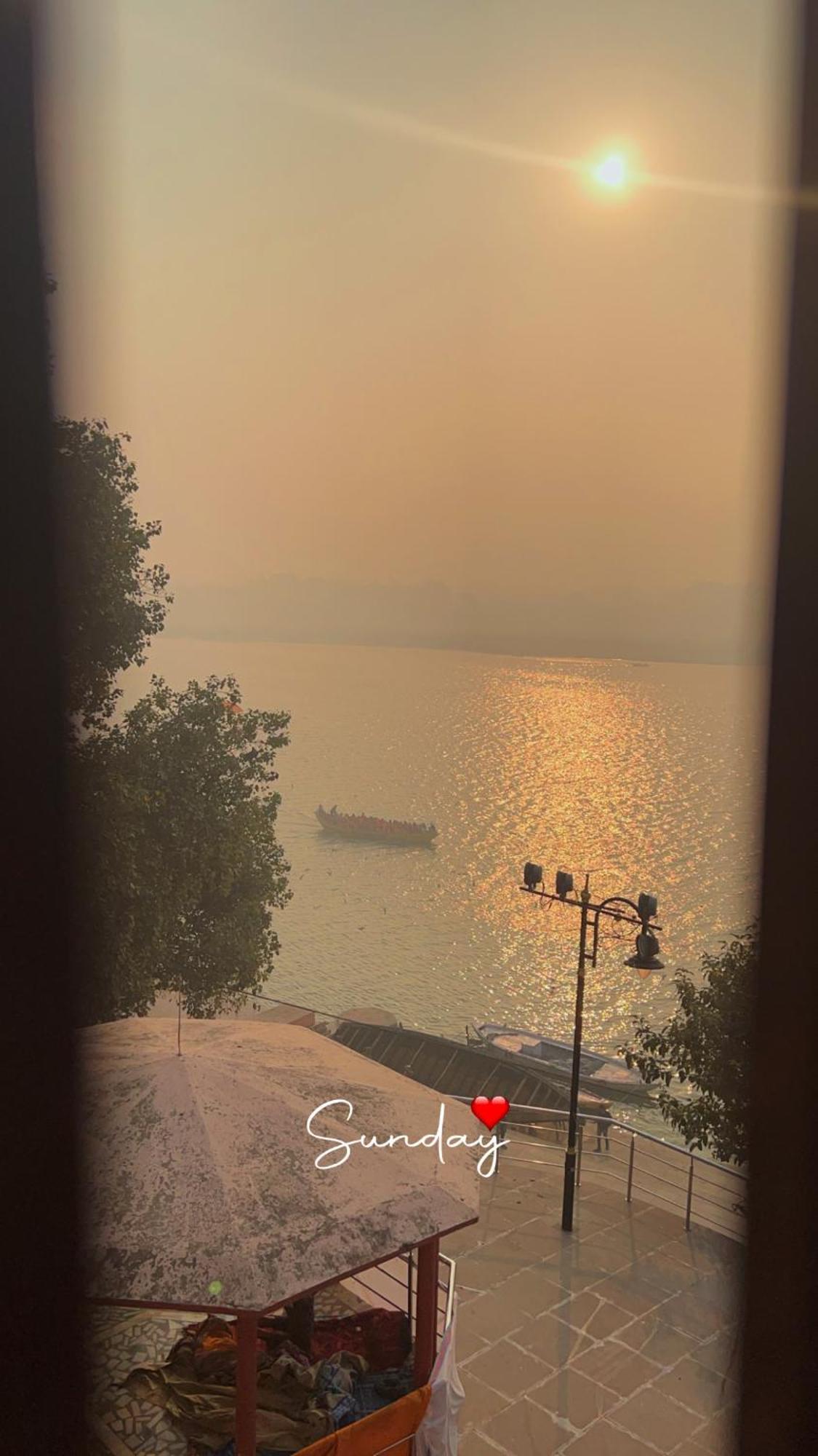Tandon Lodge On The Ganga Ghat Homestay 바라나시 외부 사진